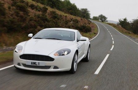 DB9 3